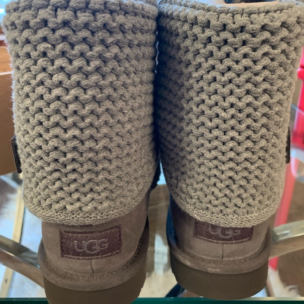 Brand new women gray Ugg boots only worn in the house